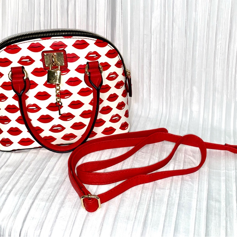 Aldo Stylish Red Lips Patterned Handbag